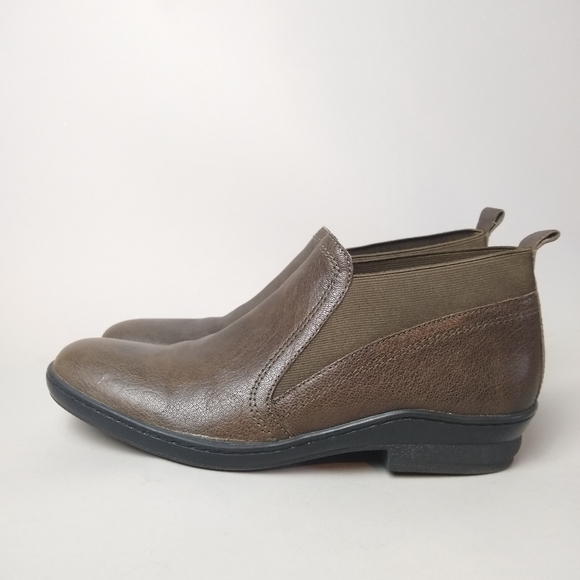 David Tate slip on ankle booties - Picture 2 of 11